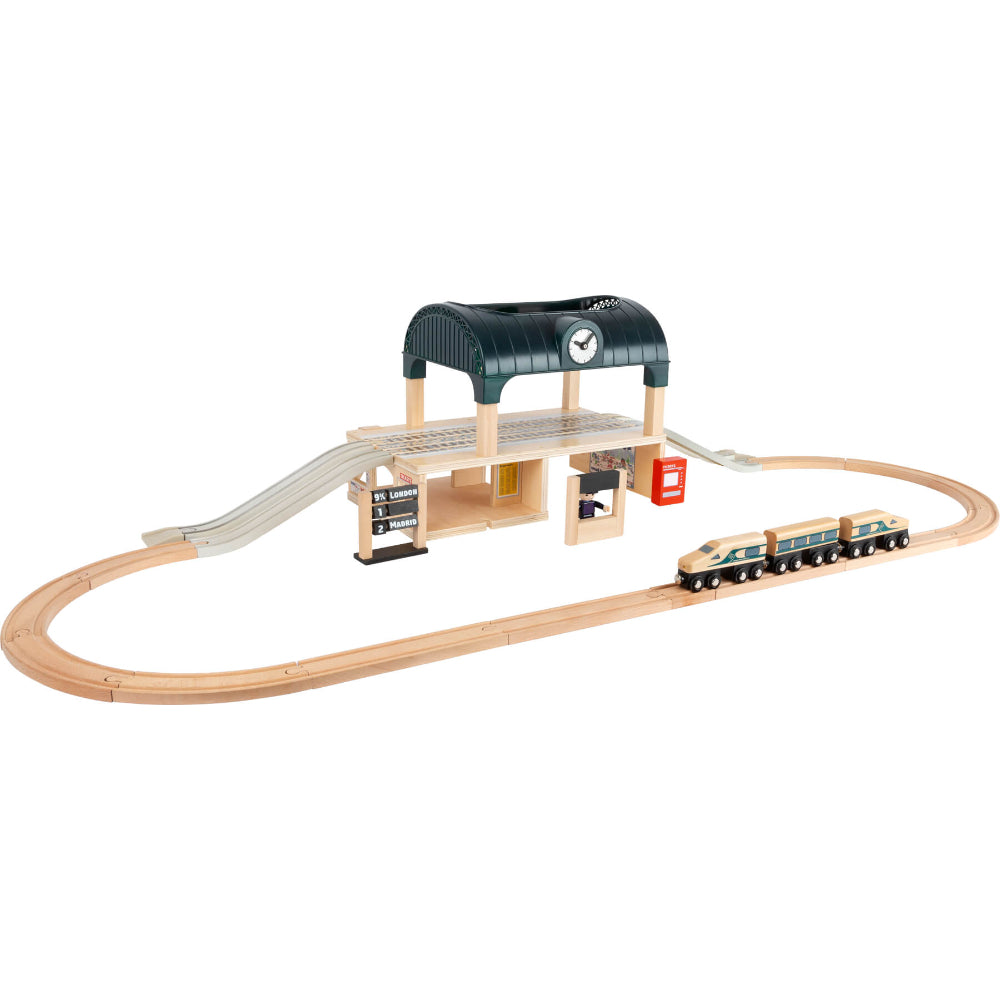 Circuit Staţie de tren din lemn FSC®, Small Foot, cu accesorii, 3 ani+