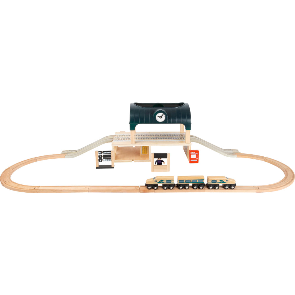 Circuit Staţie de tren din lemn FSC®, Small Foot, cu accesorii, 3 ani+