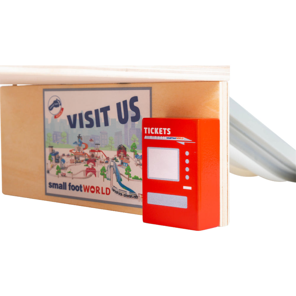 Circuit Staţie de tren din lemn FSC®, Small Foot, cu accesorii, 3 ani+