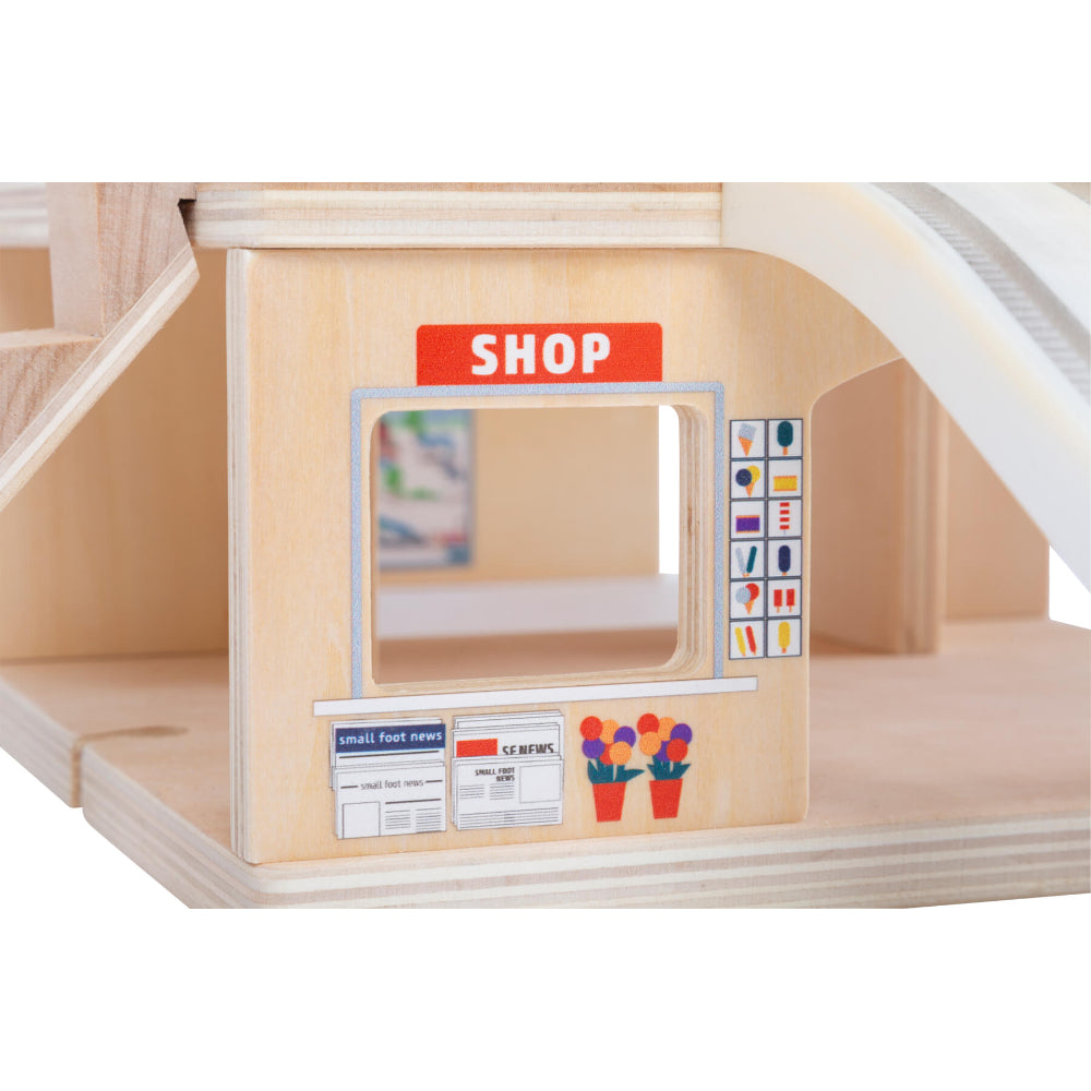 Circuit Staţie de tren din lemn FSC®, Small Foot, cu accesorii, 3 ani+