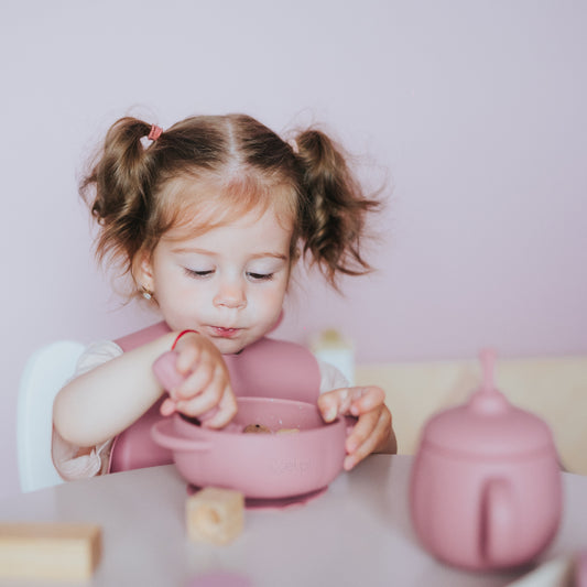 Set diversificare bol silicon cu tacâmuri și bavetă, Elpi, Flamingo, 4 piese, 6 luni+