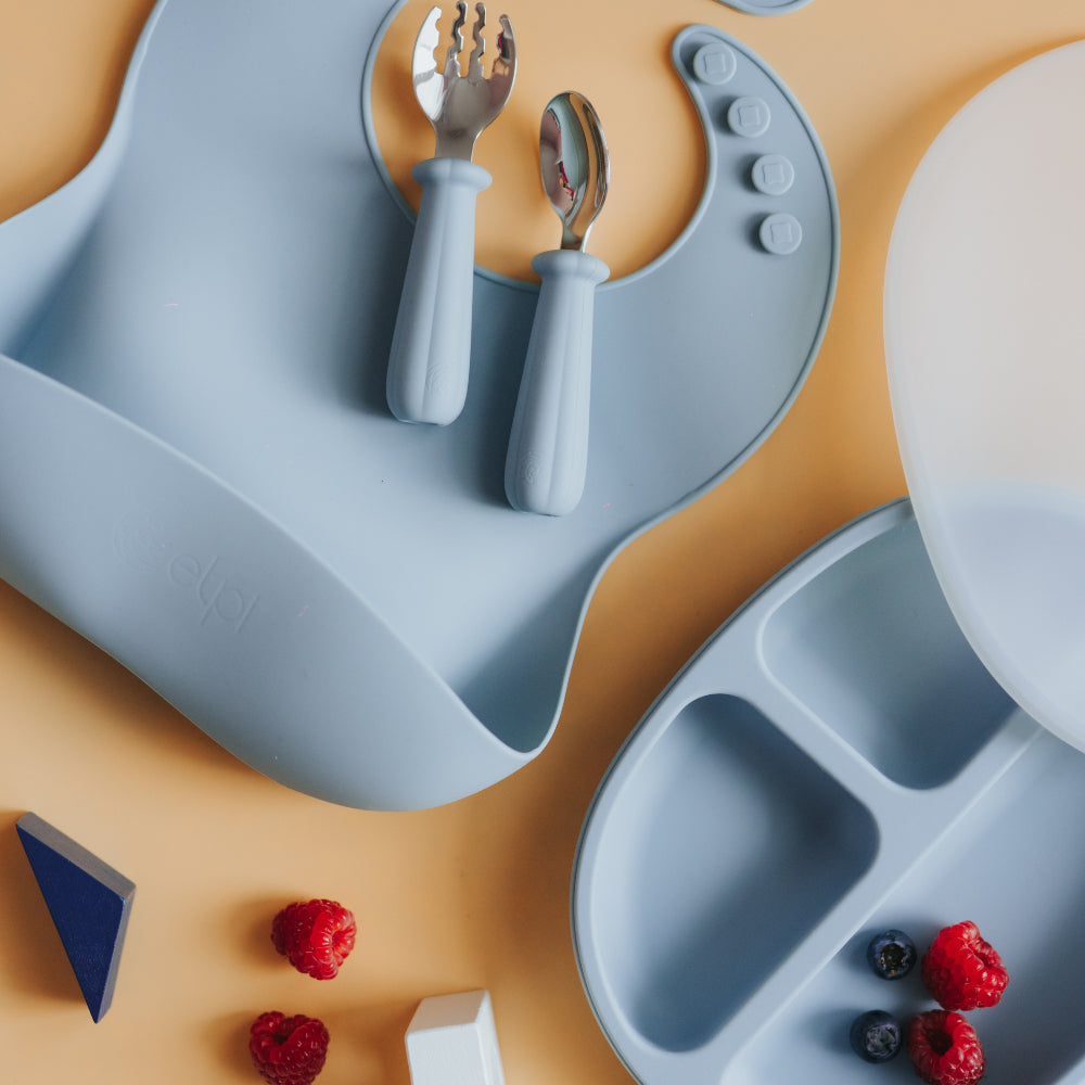 Set diversificare farfurie silicon cu tacâmuri și bavetă, Elpi, Sky, 4 piese, 6 luni+