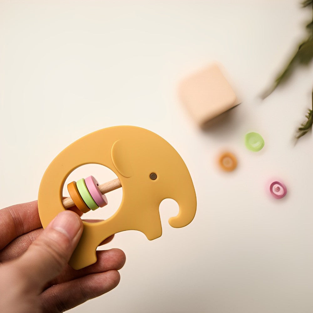 Jucărie dentiție și zornăitoare bebeluși,Micul elefant, Galben, 3 luni+