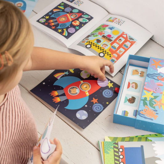 Joc creativ cu autocolante, Mijloace de transport, APLI, 3 ani+