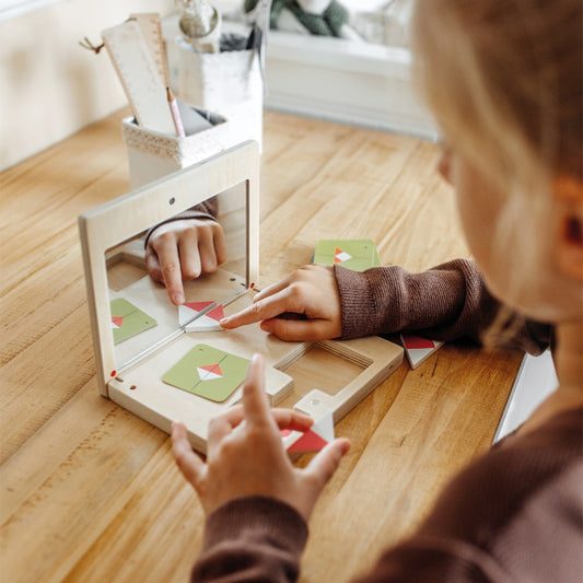 Joc creativ de simetrie în oglindă, Educate, Small Foot, 5 ani+