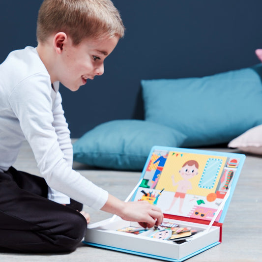 Joc educativ cu piese magnetice, Costumații băieți, Janod, 44 piese, 3 ani+