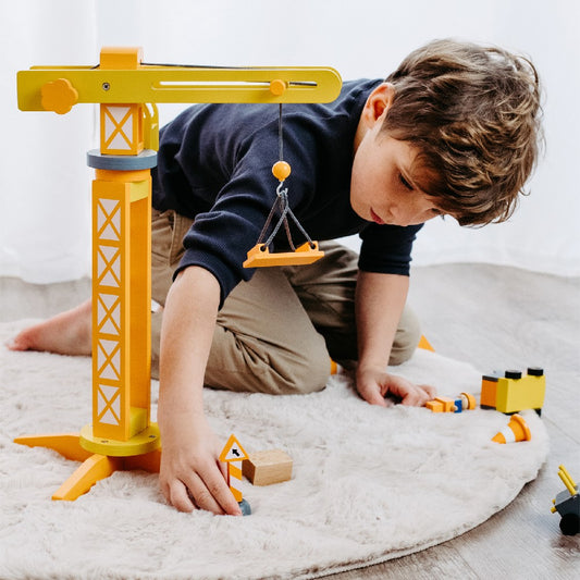 Macara din lemn cu 12 accesorii de șantier, Small Foot, 3 ani+