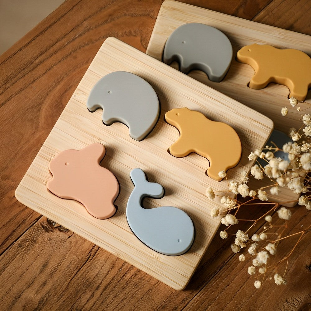 Puzzle educativ din lemn cu 4 animale din silicon, 6 luni+