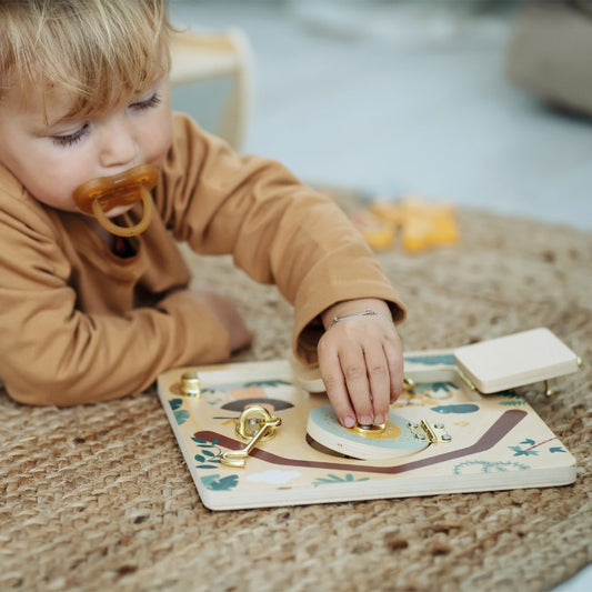 Placă senzorială cu încuietori, Safari, Small Foot, 3 ani+