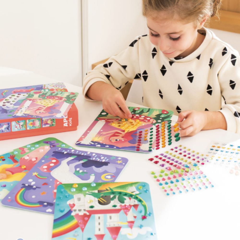 Set creativ cu 4 carduri, Unicorni, Mozaic 276 diamante, APLI, 4 ani+