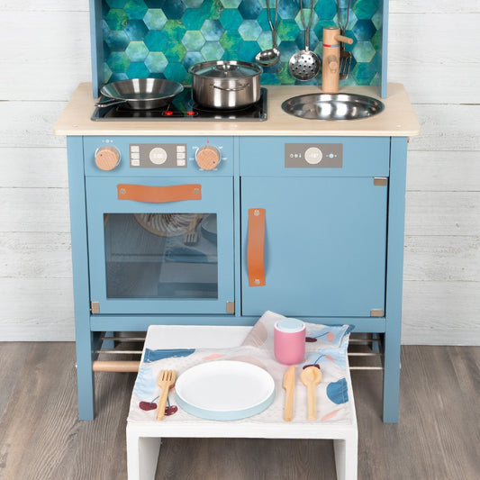 Set veselă din lemn pentru copii, Tasty, Small Foot, 18 piese, 3 ani+