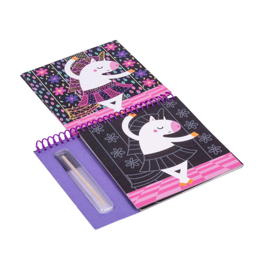 Carte magică de desen răzuibilă, Unicorni, APLI, 3 ani+