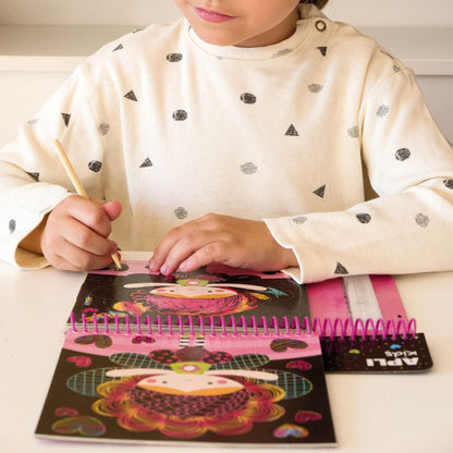 Carte magică de desen răzuibilă, Zâne, APLI, 3 ani+