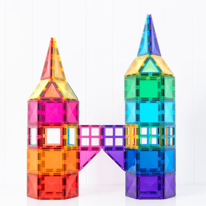 Castel de mari dimensiuni construit cu Connetix Mega Pack