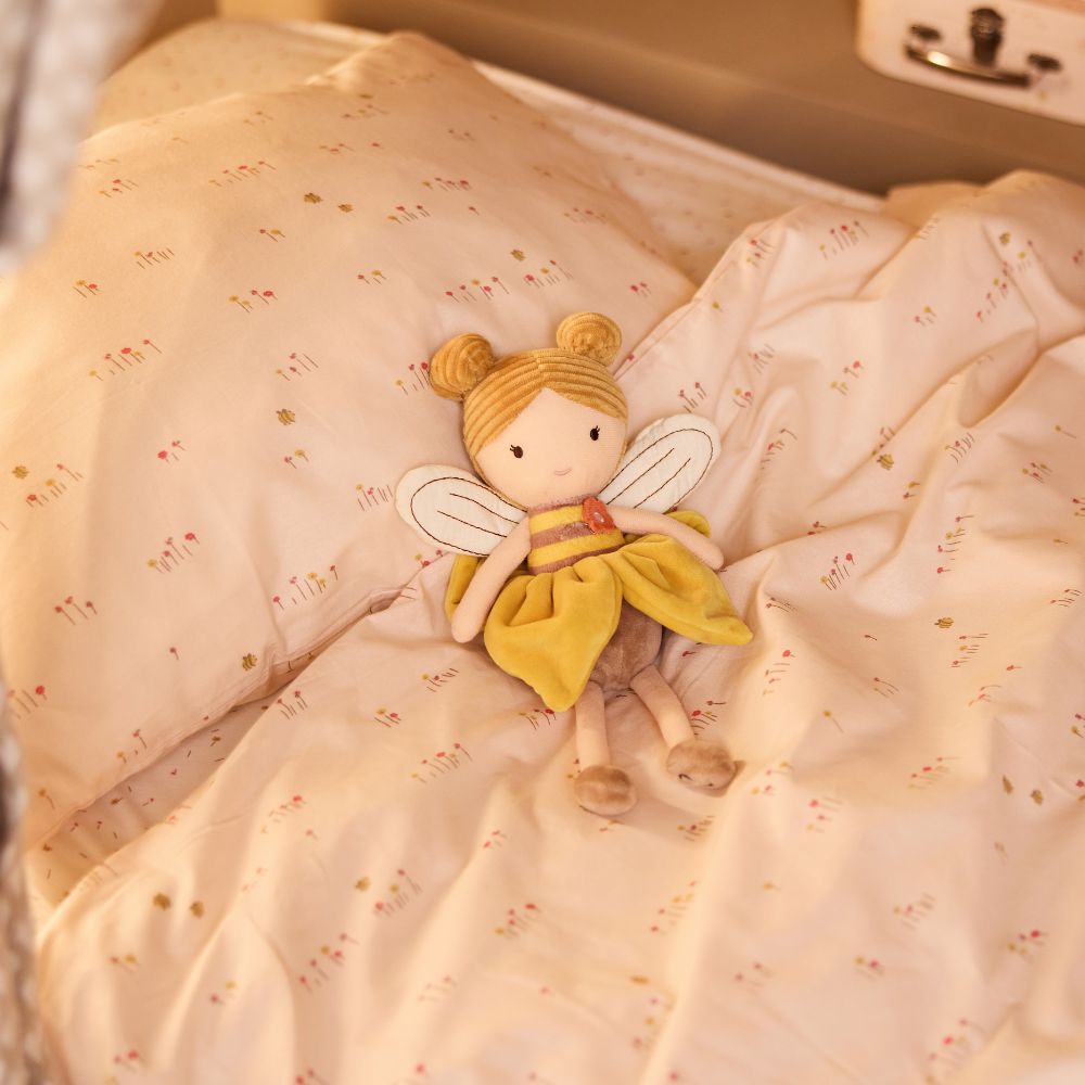 Păpușă textilă, Jucărie de pluș – Albina Lily, Jollein, 32 cm, 0 luni+