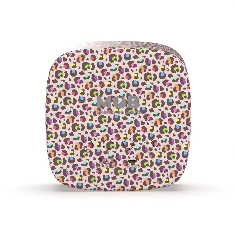 detaliu material textil și silicon soft-touch Billy Clock