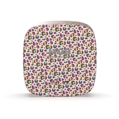 detaliu material textil și silicon soft-touch Billy Clock