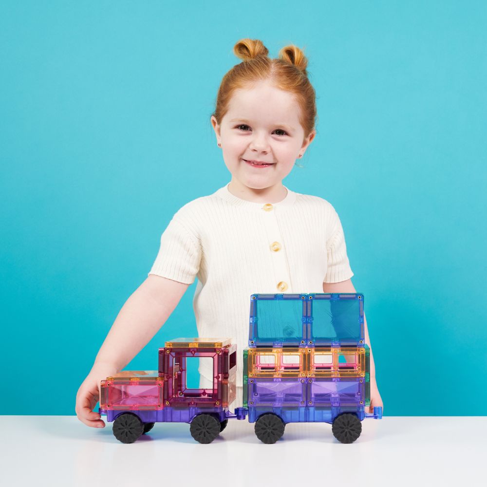 Tren magnetic în culori pastel construit pe baze mobile